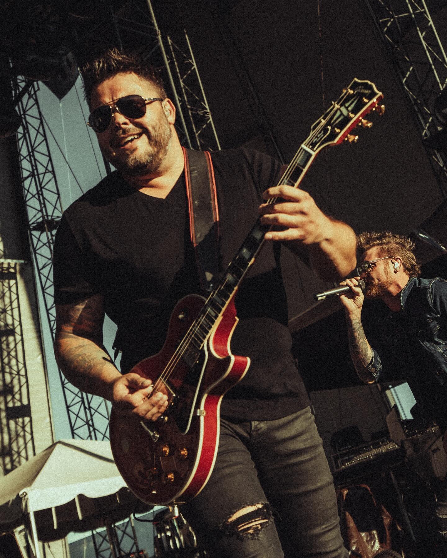 Hinder